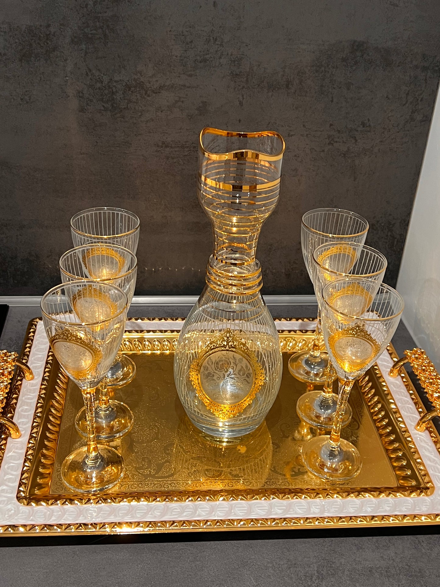 7-piece glass carafe set