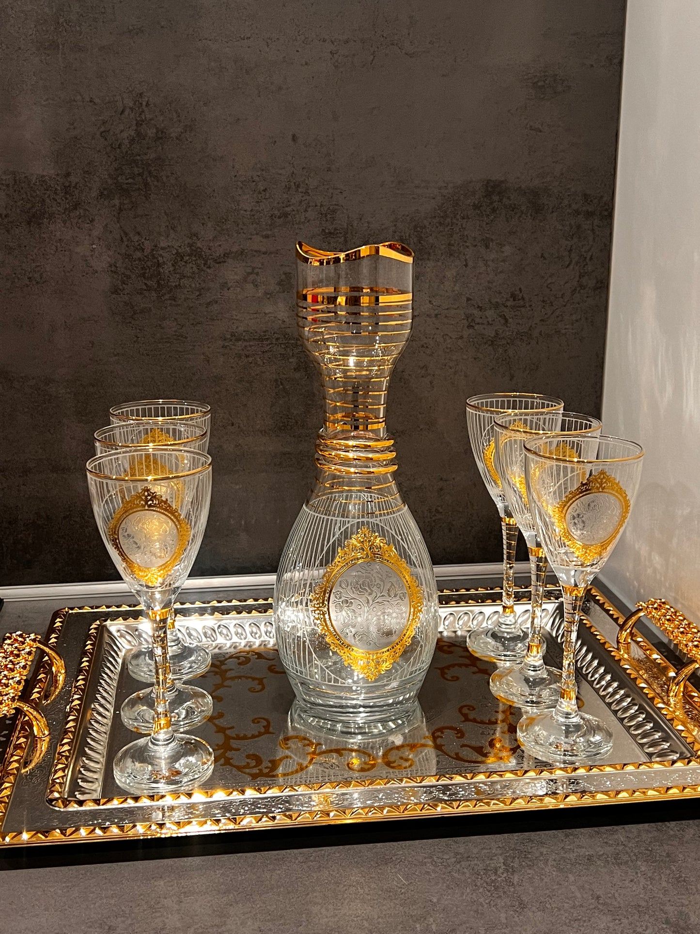 7-piece glass carafe set