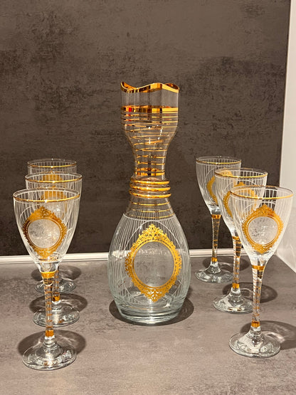 7-piece glass carafe set